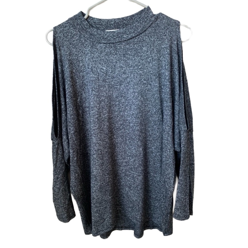 ACEMI Women’s Black & White Marled Cold-shoulder 3/4 Sleeve Sweater